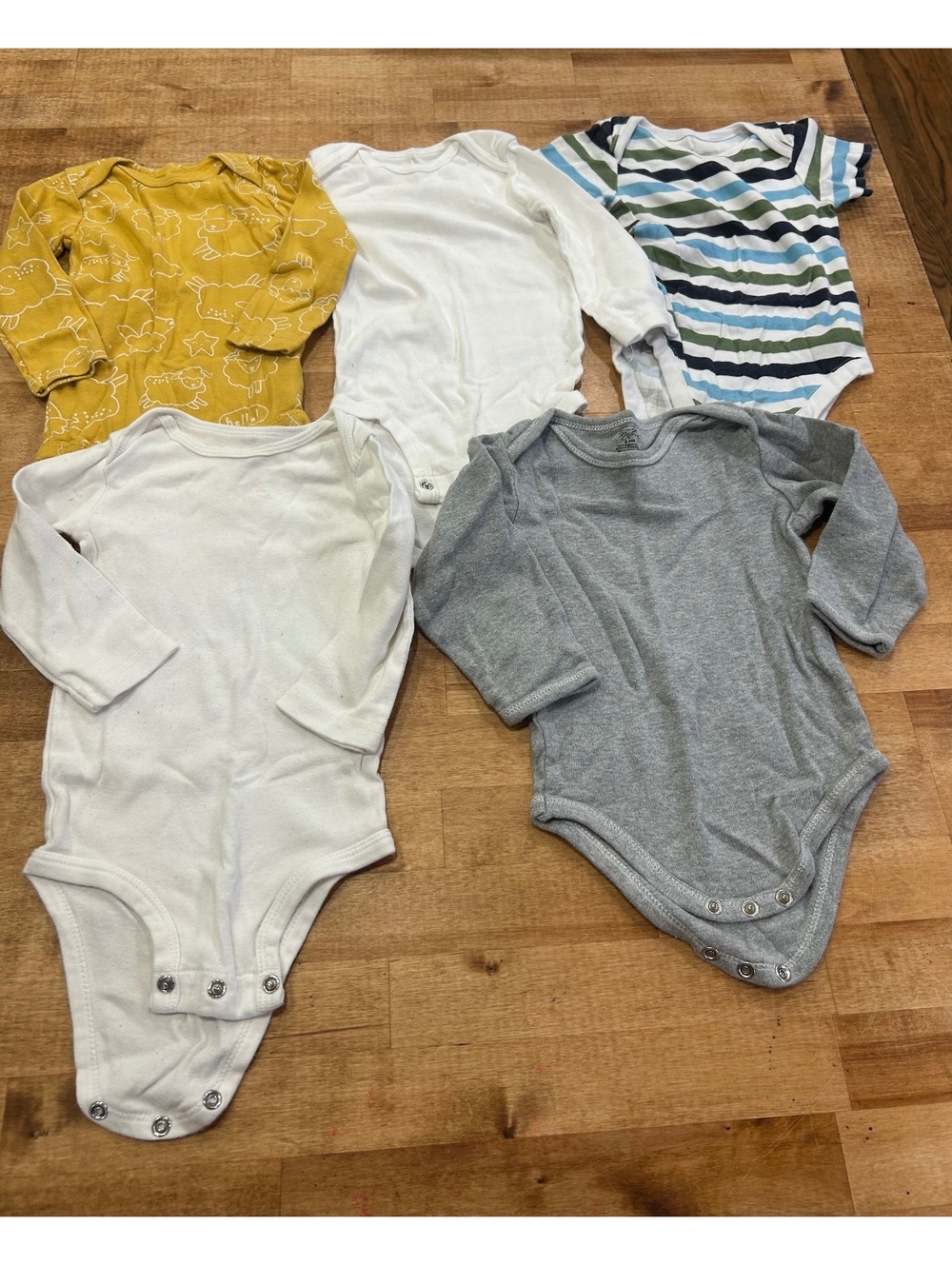 Set of 5 Baby Bodysuits Size 9 Months